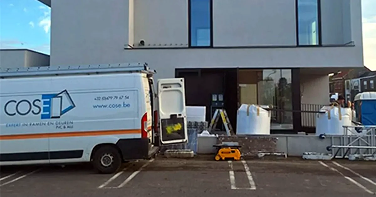 Installation of windows by the Cose team